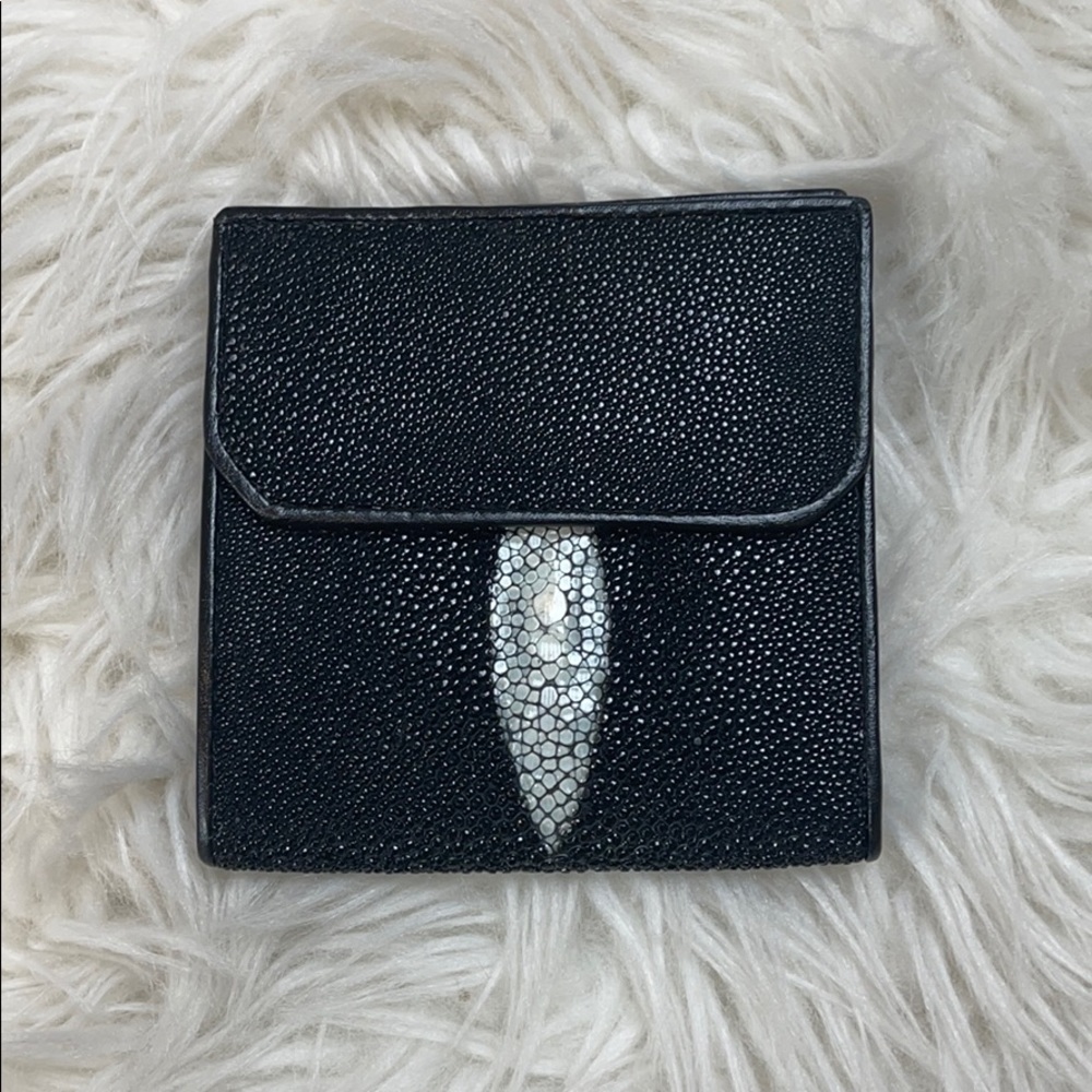 NWT - Genuine Stingray Wallet